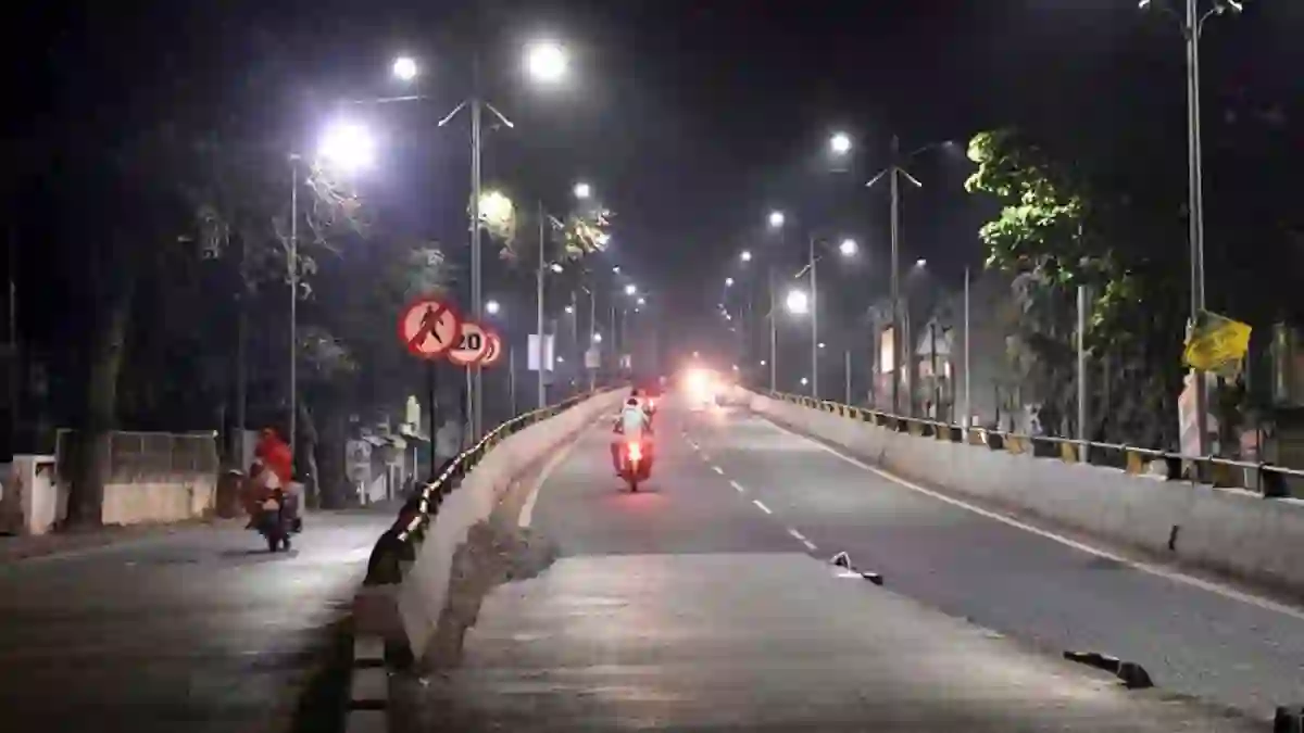 Corona in UP: of Corona in UP: लखनऊ में नए नियमों के साथ धारा 144 लागू, जानिए किन कामों की है छूट